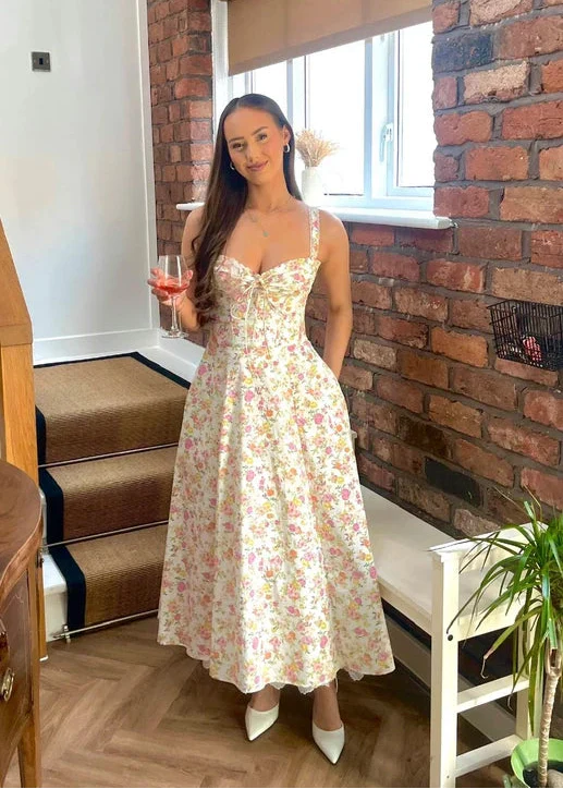 Vestido de Verano Floral con Corsé: Romanticismo y Vuelo de Ensueño