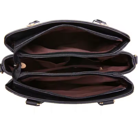 Monograma | Bolso Satchel Negro con Textura Geométrica y Detalles Dorados