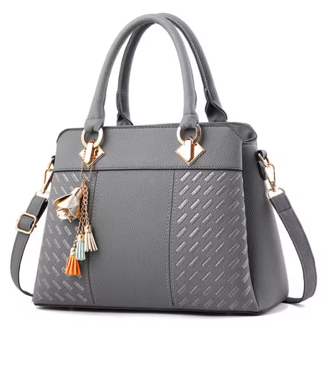 Monograma | Bolso Satchel Negro con Textura Geométrica y Detalles Dorados