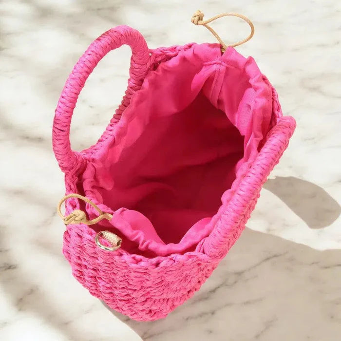 Bolso de Mimbre "Media Luna": Tu Accesorio Imprescindible del Verano