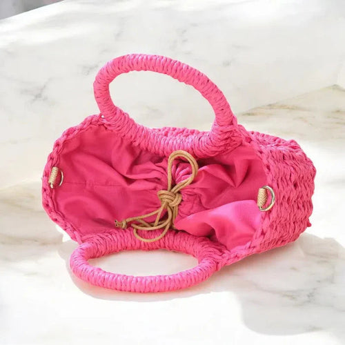 Bolso de Mimbre "Media Luna": Tu Accesorio Imprescindible del Verano