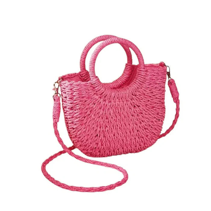Bolso de Mimbre "Media Luna": Tu Accesorio Imprescindible del Verano