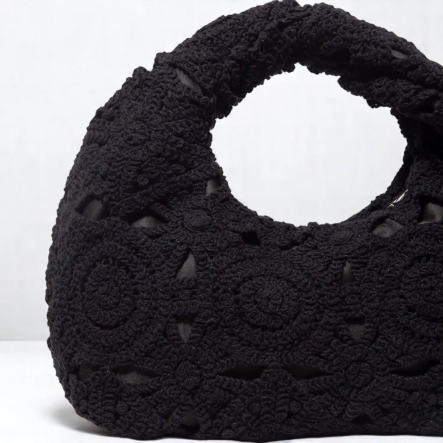Bolso Tote Trenzado "Boho Chic": Elegancia y Textura Única