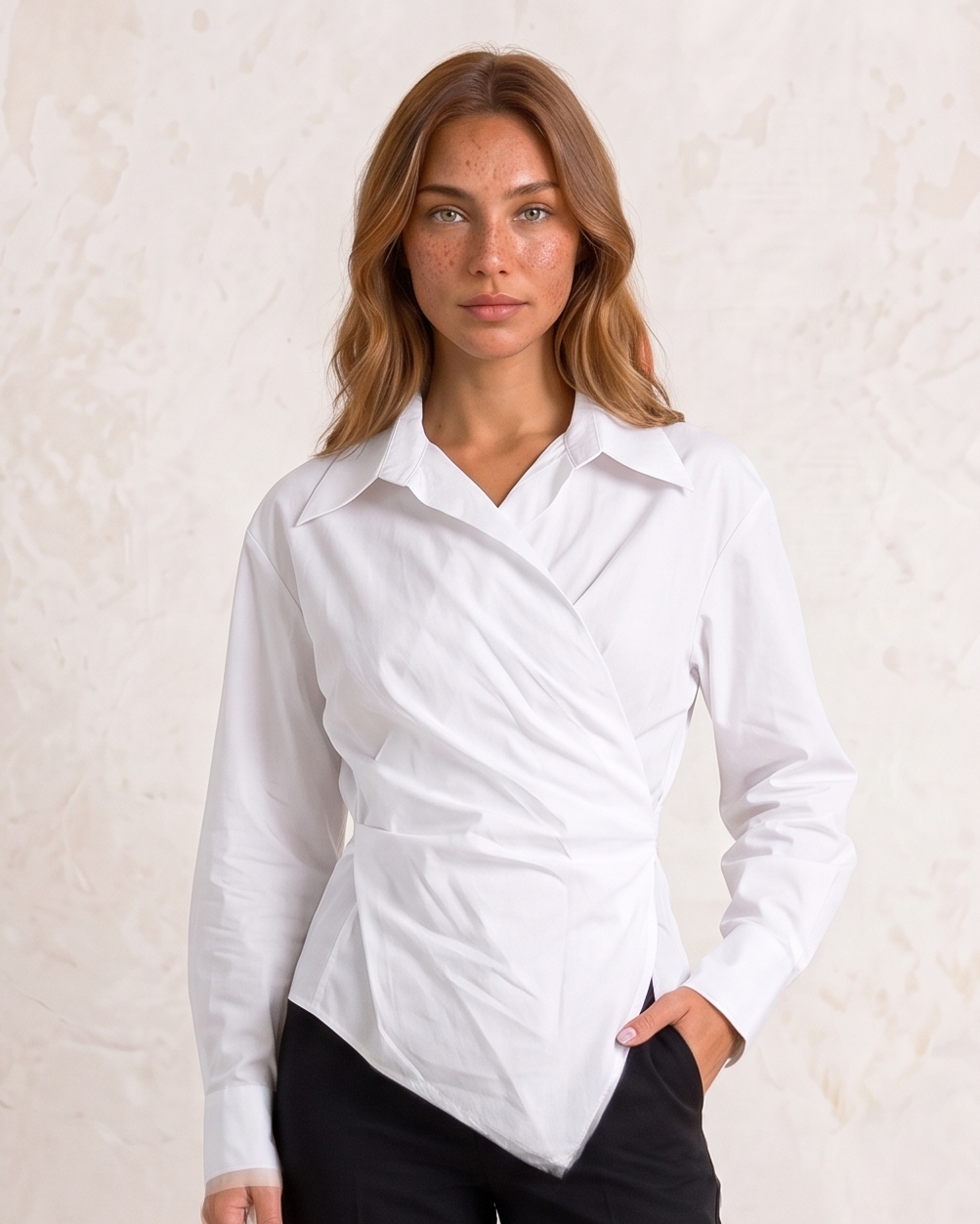 Blusa Irregular de Diseño: Vanguardia y Elegancia