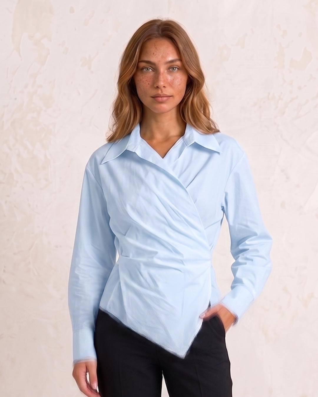 Blusa Irregular de Diseño: Vanguardia y Elegancia