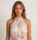 Vestido Maxi Floral con Cuello Halter: Romance y Movimiento