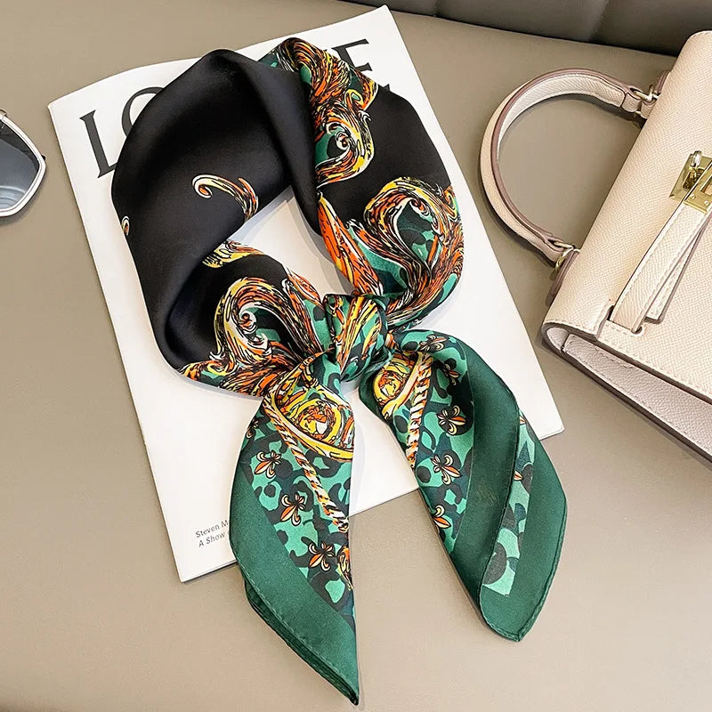 Pañuelo Versátil "Arte Vibrante": El Toque de Color Perfecto
