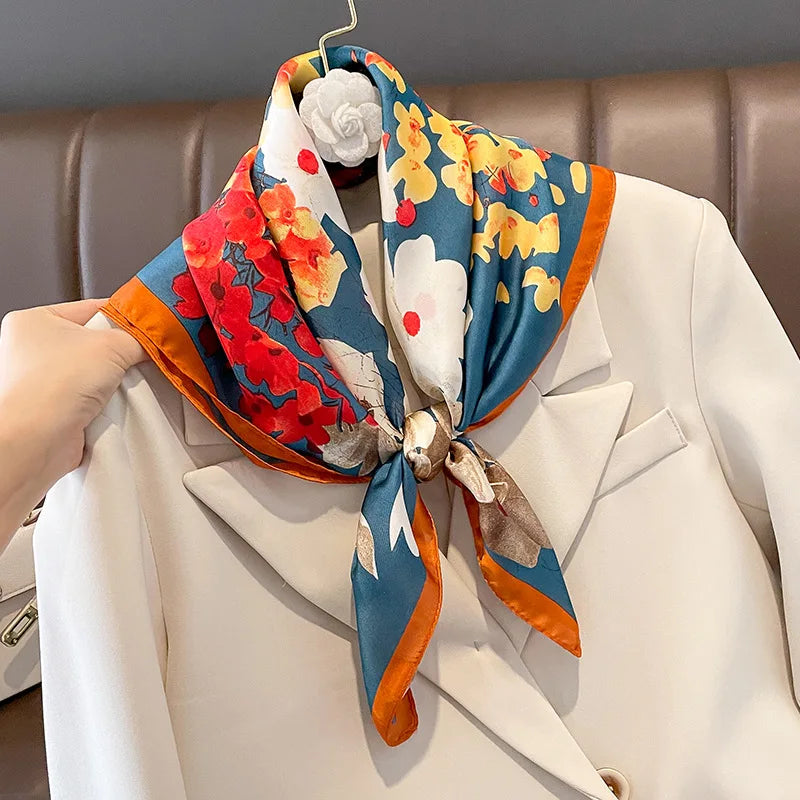 Pañuelo Versátil "Arte Vibrante": El Toque de Color Perfecto