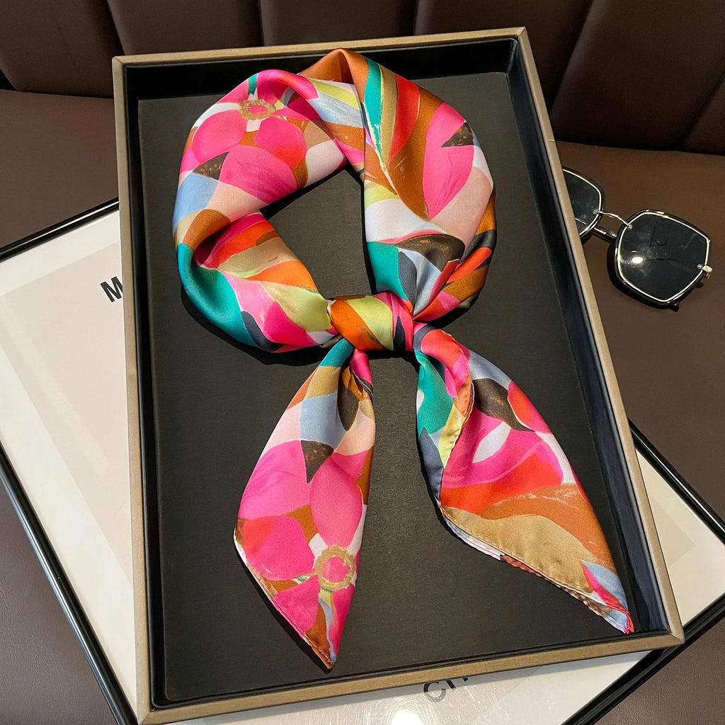 Pañuelo Versátil "Arte Vibrante": El Toque de Color Perfecto
