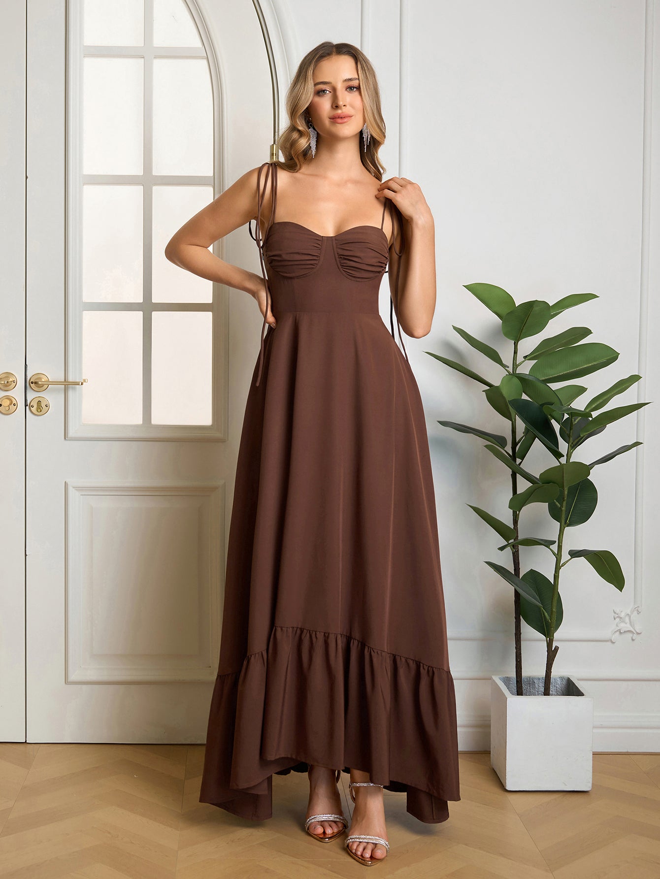 Vestido Maxi "Romance Casual": Escote Corazón y Tirantes de Lazo