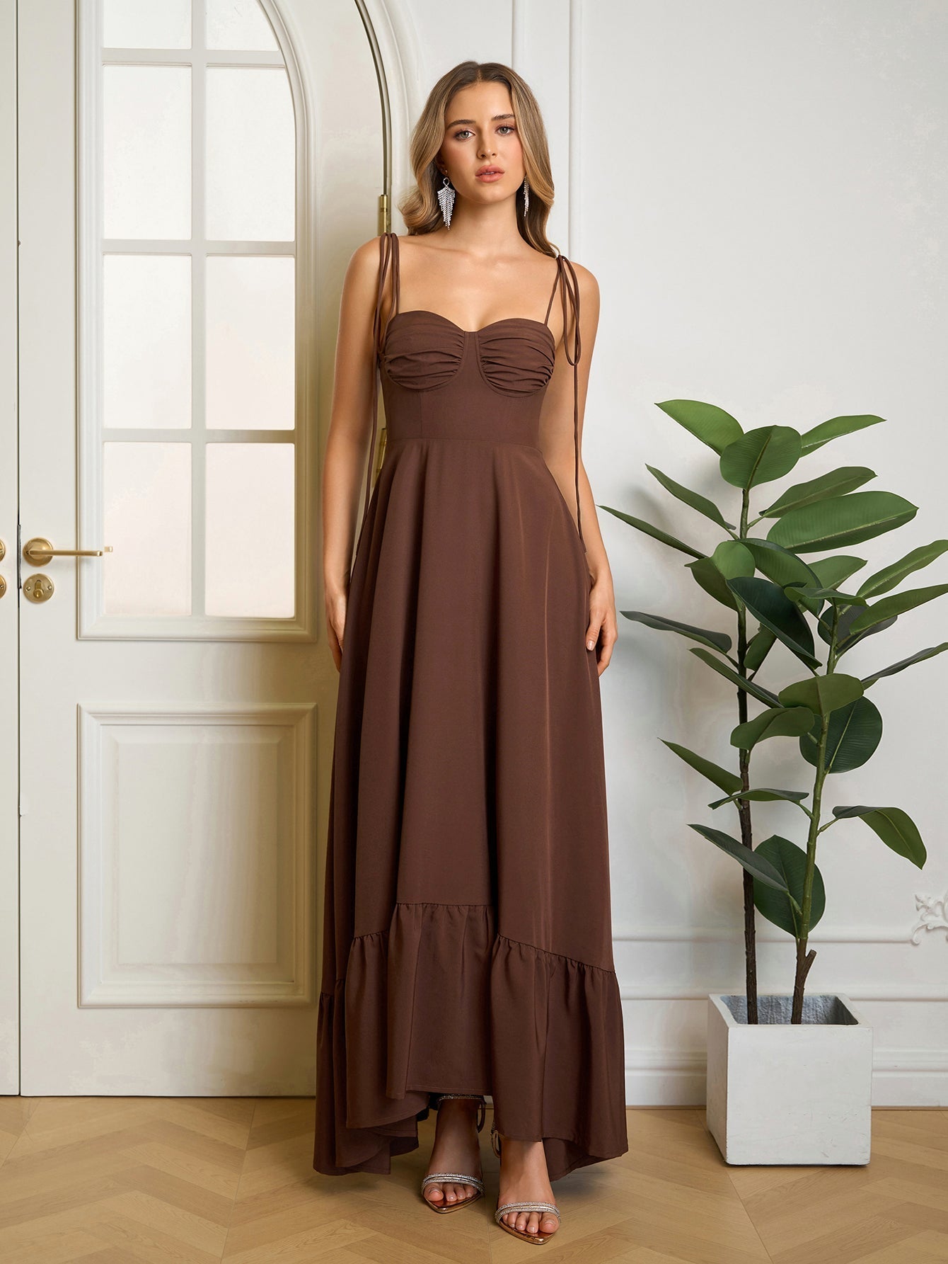Vestido Maxi "Romance Casual": Escote Corazón y Tirantes de Lazo