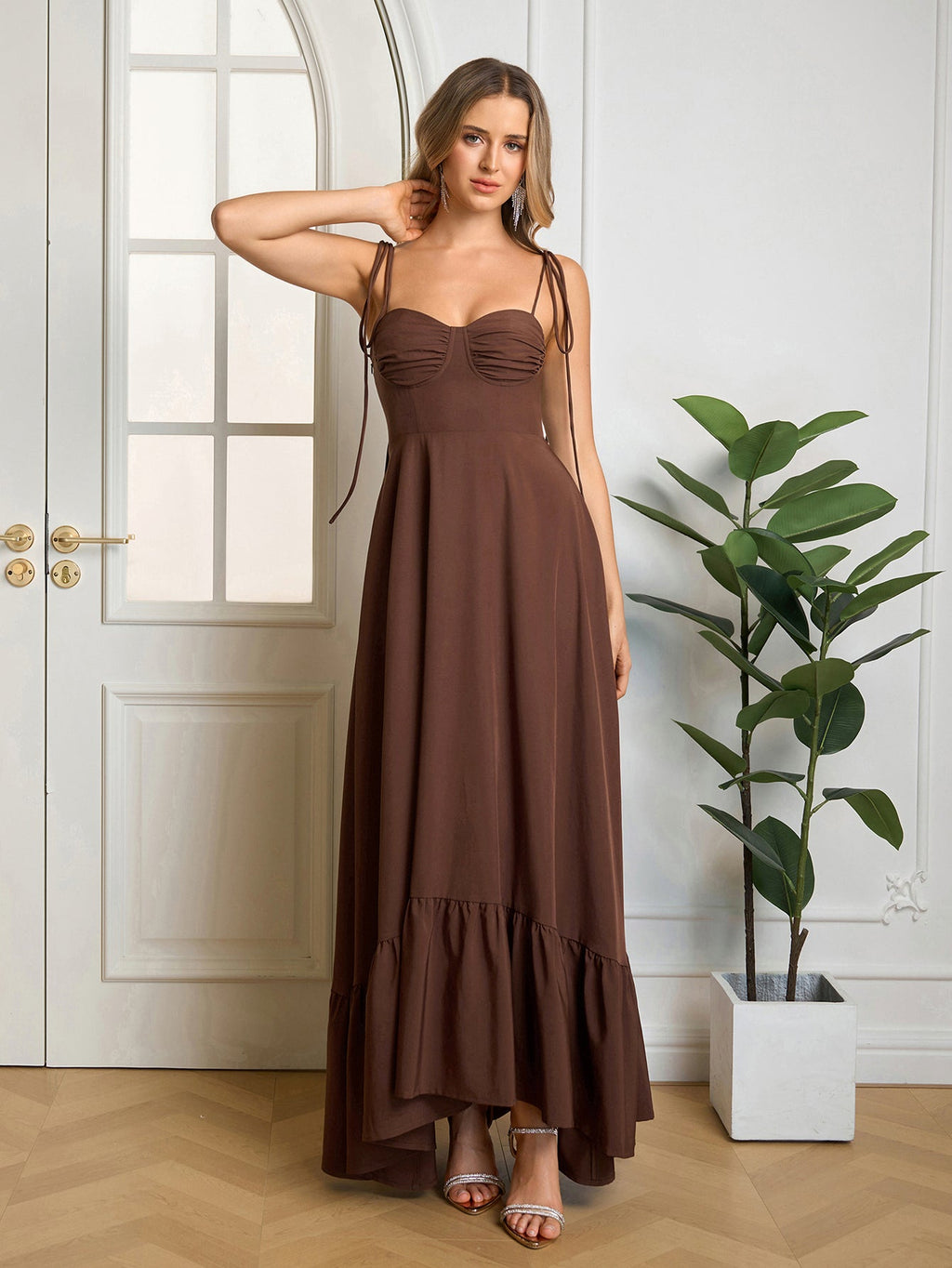Vestido Maxi "Romance Casual": Escote Corazón y Tirantes de Lazo