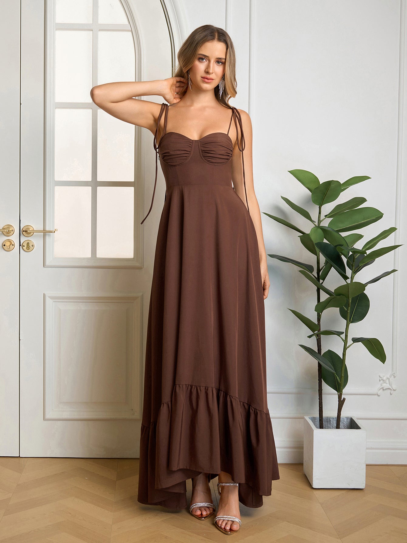 Vestido Maxi "Romance Casual": Escote Corazón y Tirantes de Lazo