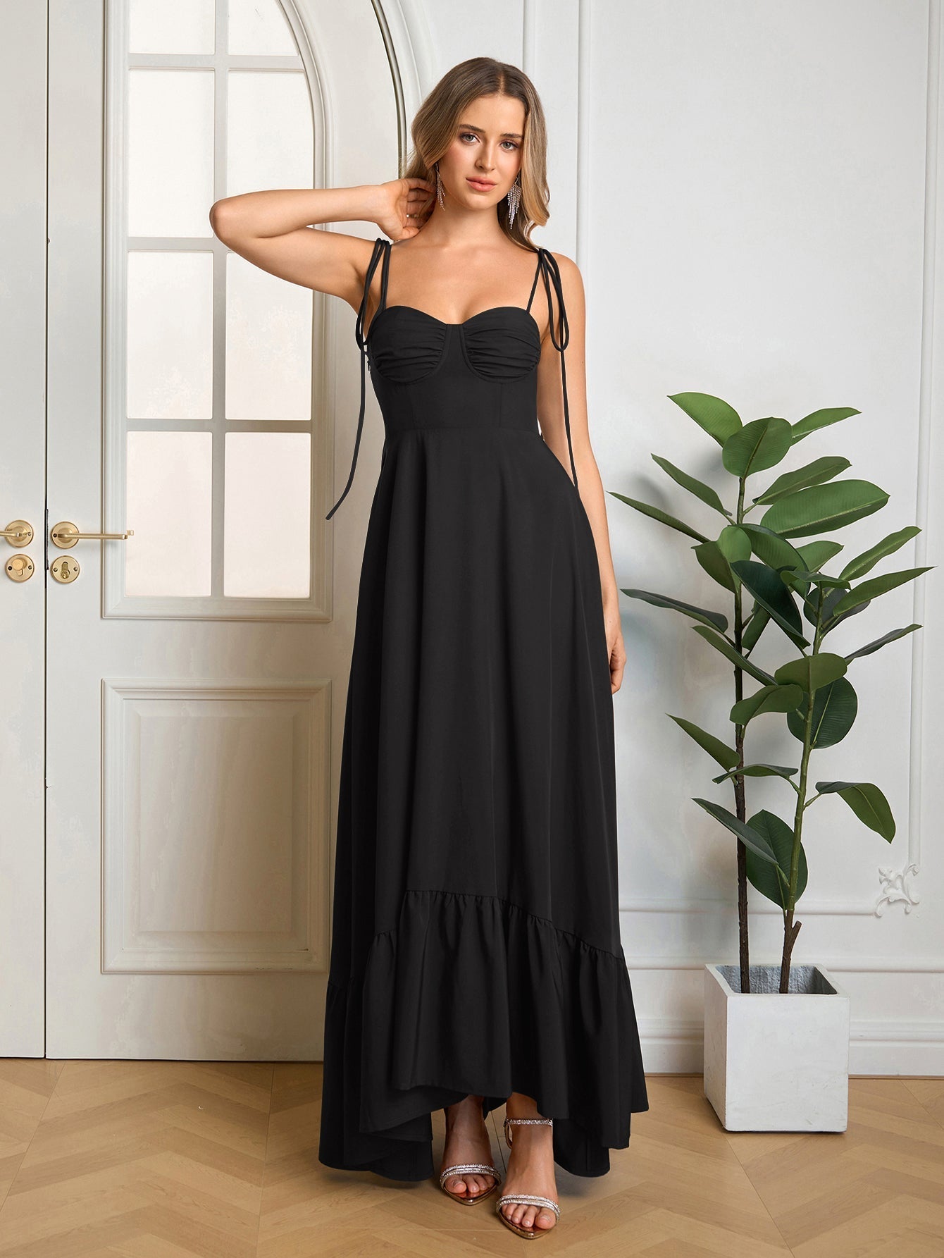 Vestido Maxi "Romance Casual": Escote Corazón y Tirantes de Lazo