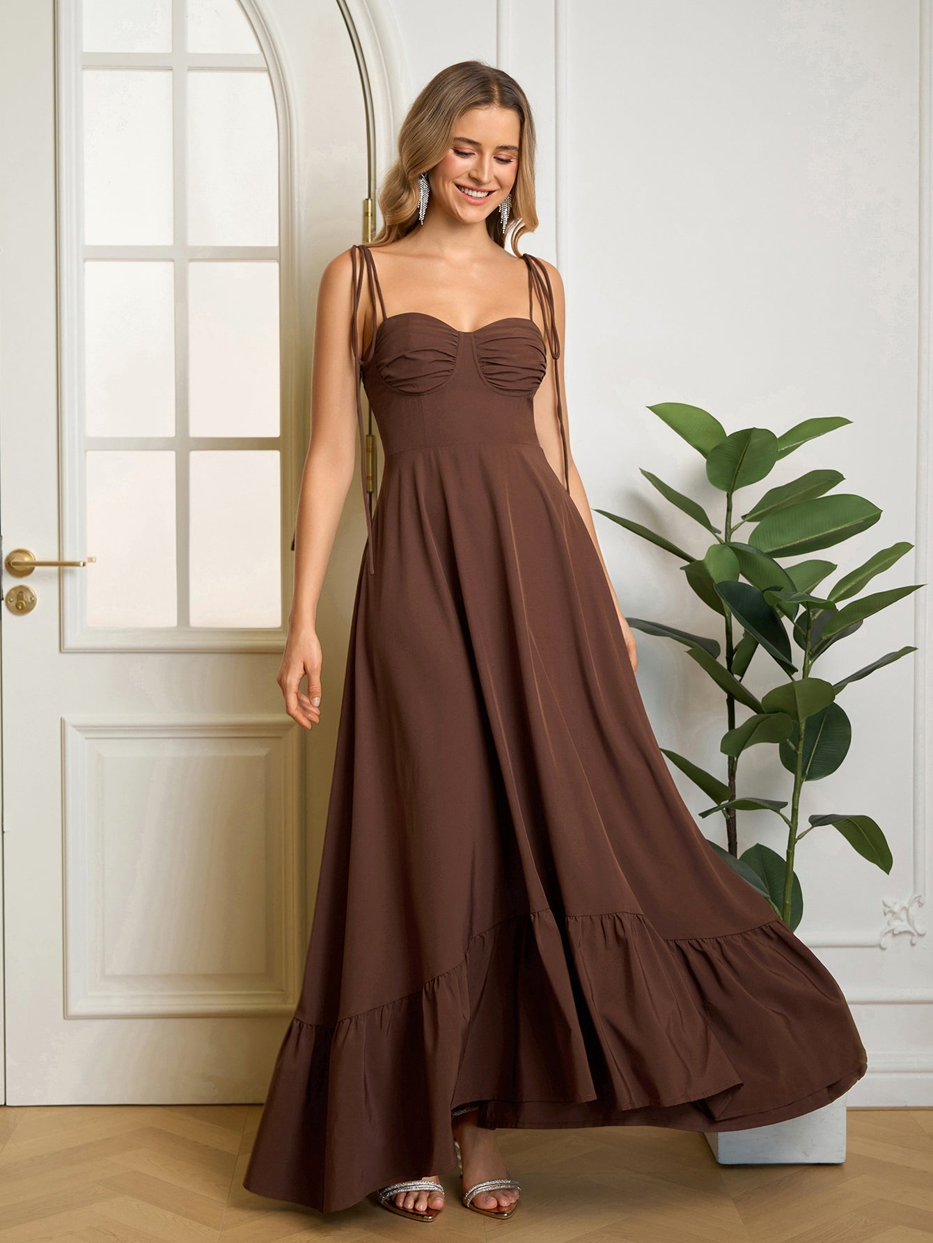 Vestido Maxi "Romance Casual": Escote Corazón y Tirantes de Lazo