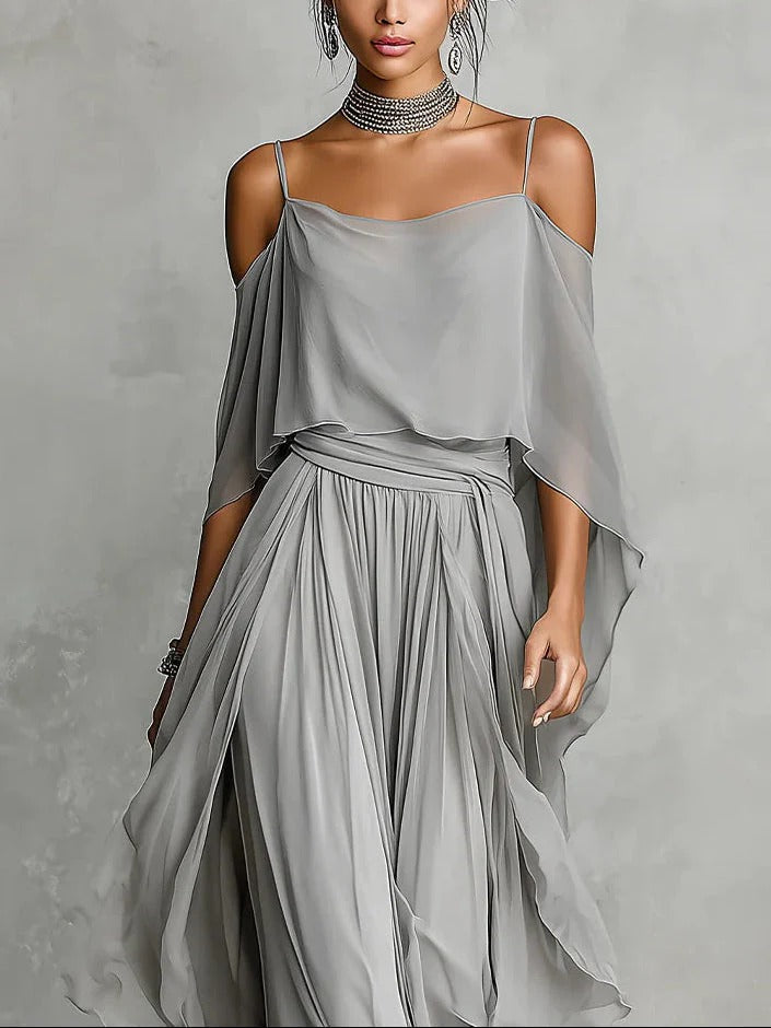Isabel | Conjunto gris de corte fluido con top de tirantes y pantalones ligeros