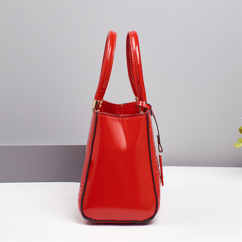La Vendomia | Bolso tote clásico efecto cocodrilo con doble asa y detalles dorados.